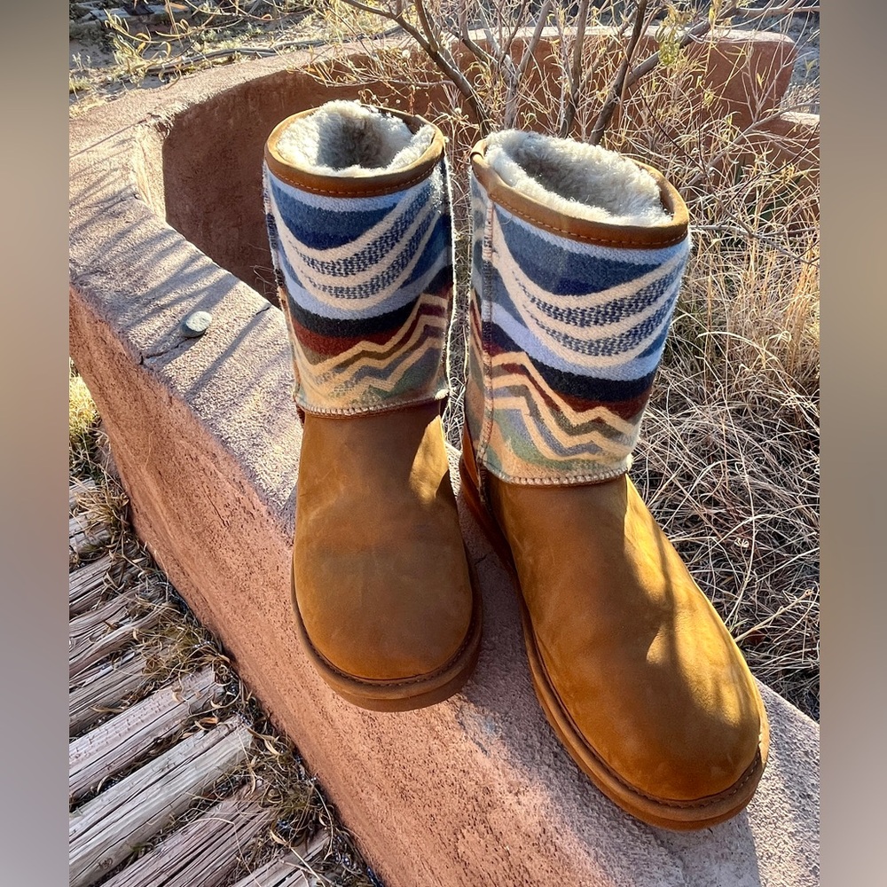 UGG Pendleton mid-height boot- CHESTNUT, size 9